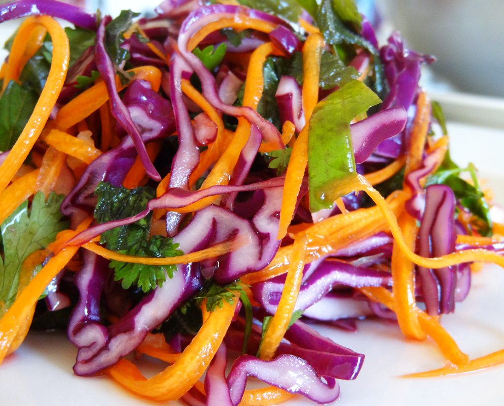 https://www.duckandroses.com/wp-content/uploads/2014/02/Vietnamese-Red-Cabbage-Salad.jpg